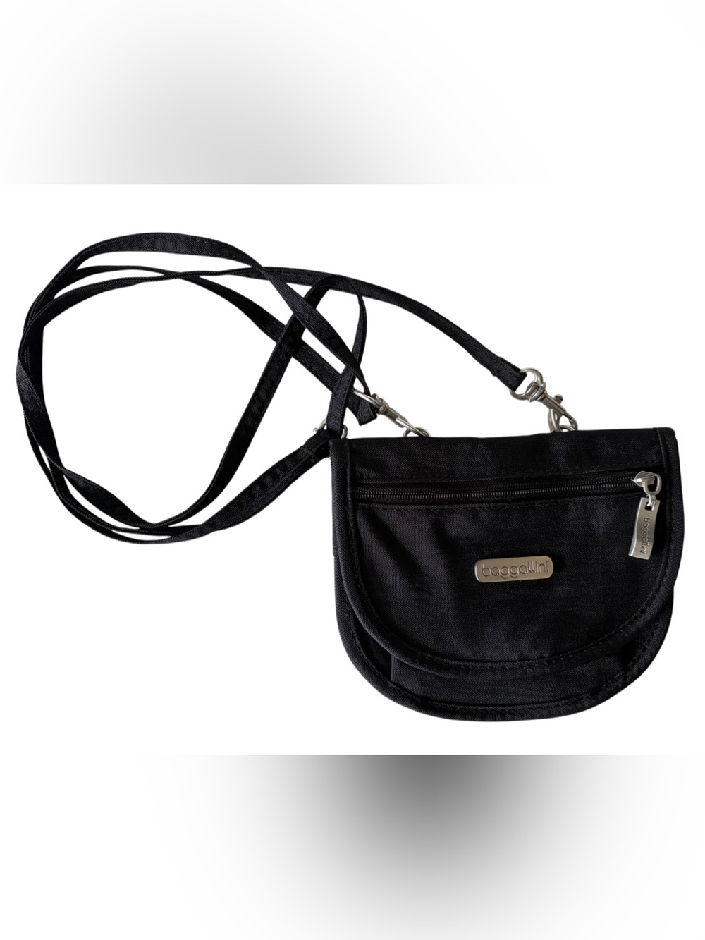 The Baggallini Teenee RFID phone crossbody bag, black.